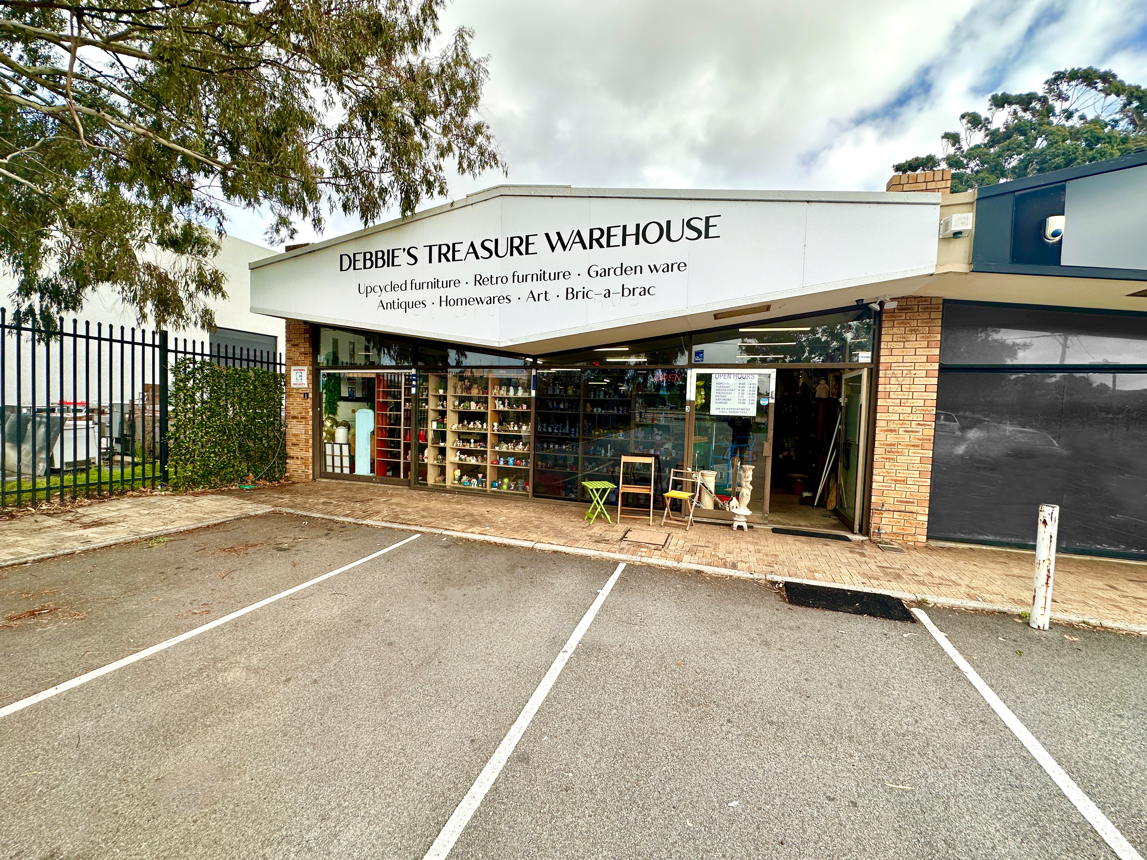 Debbies Treasure Warehouse Op Shop store front In Perth